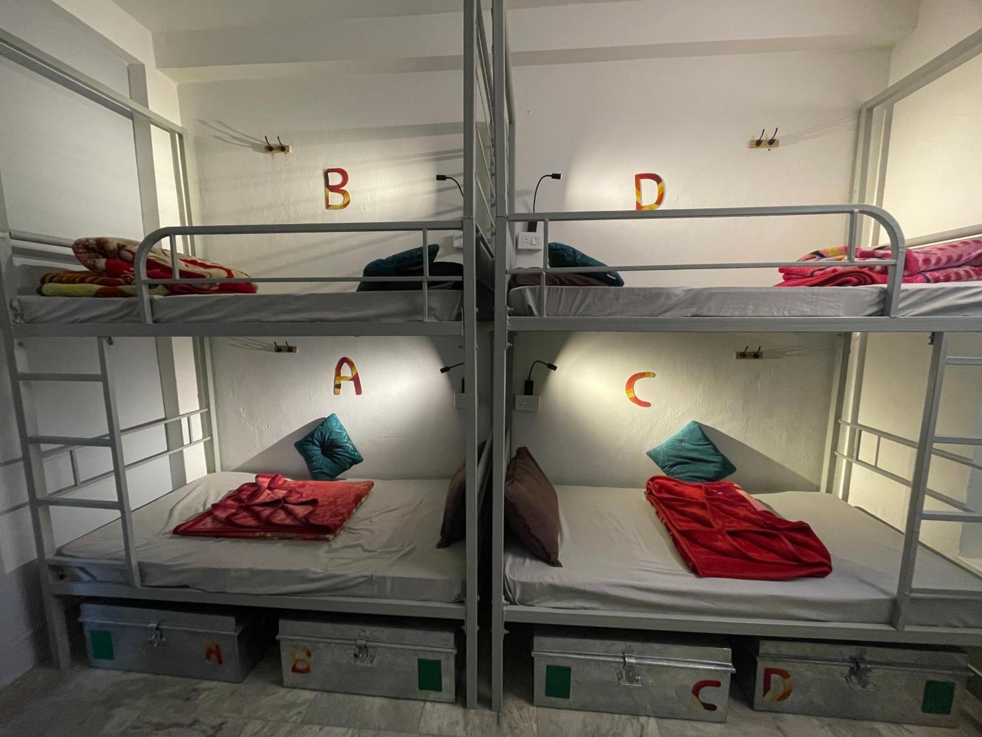 רישיקש Art Bliss Hostel מראה חיצוני תמונה