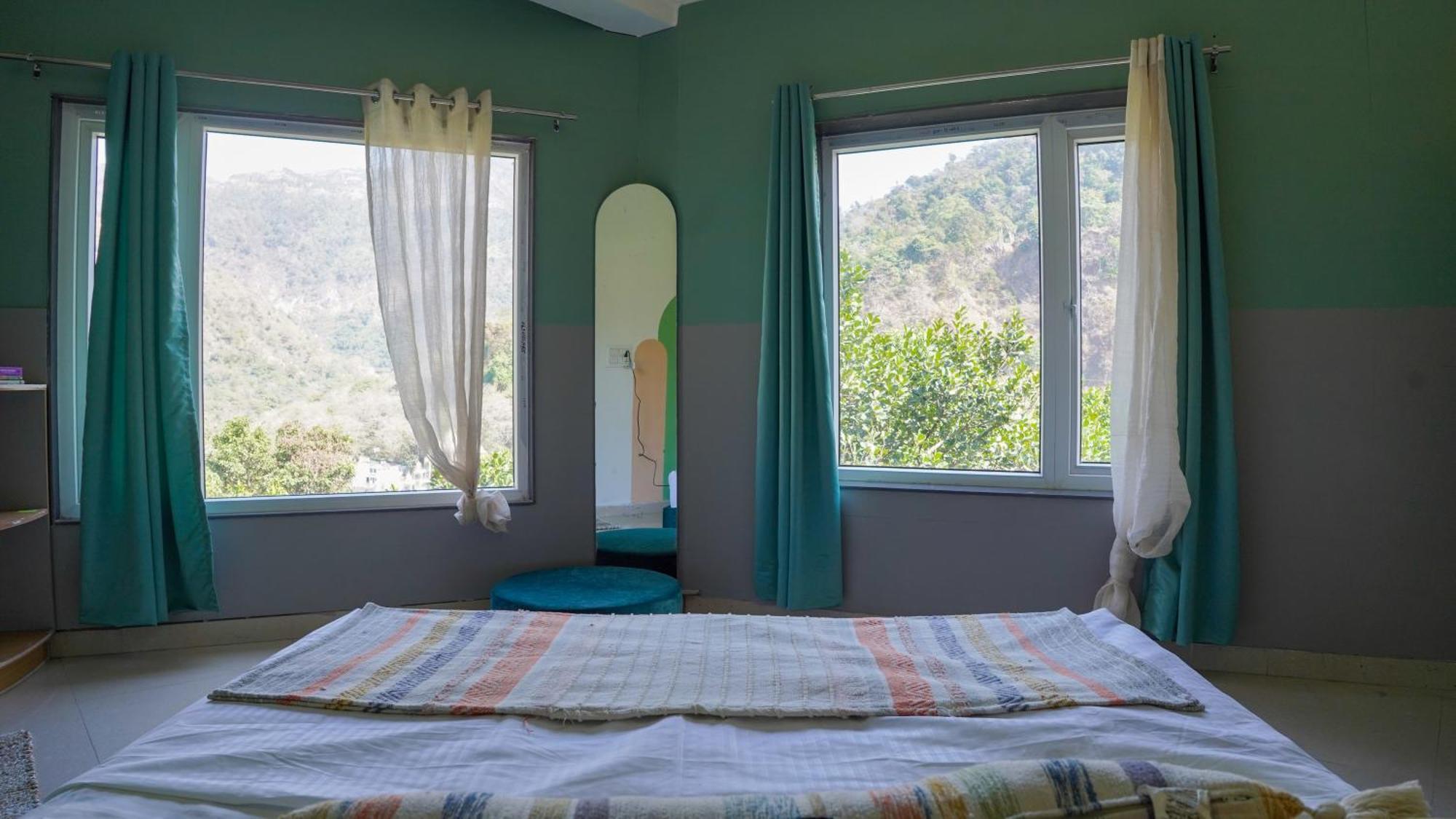 רישיקש Art Bliss Hostel מראה חיצוני תמונה