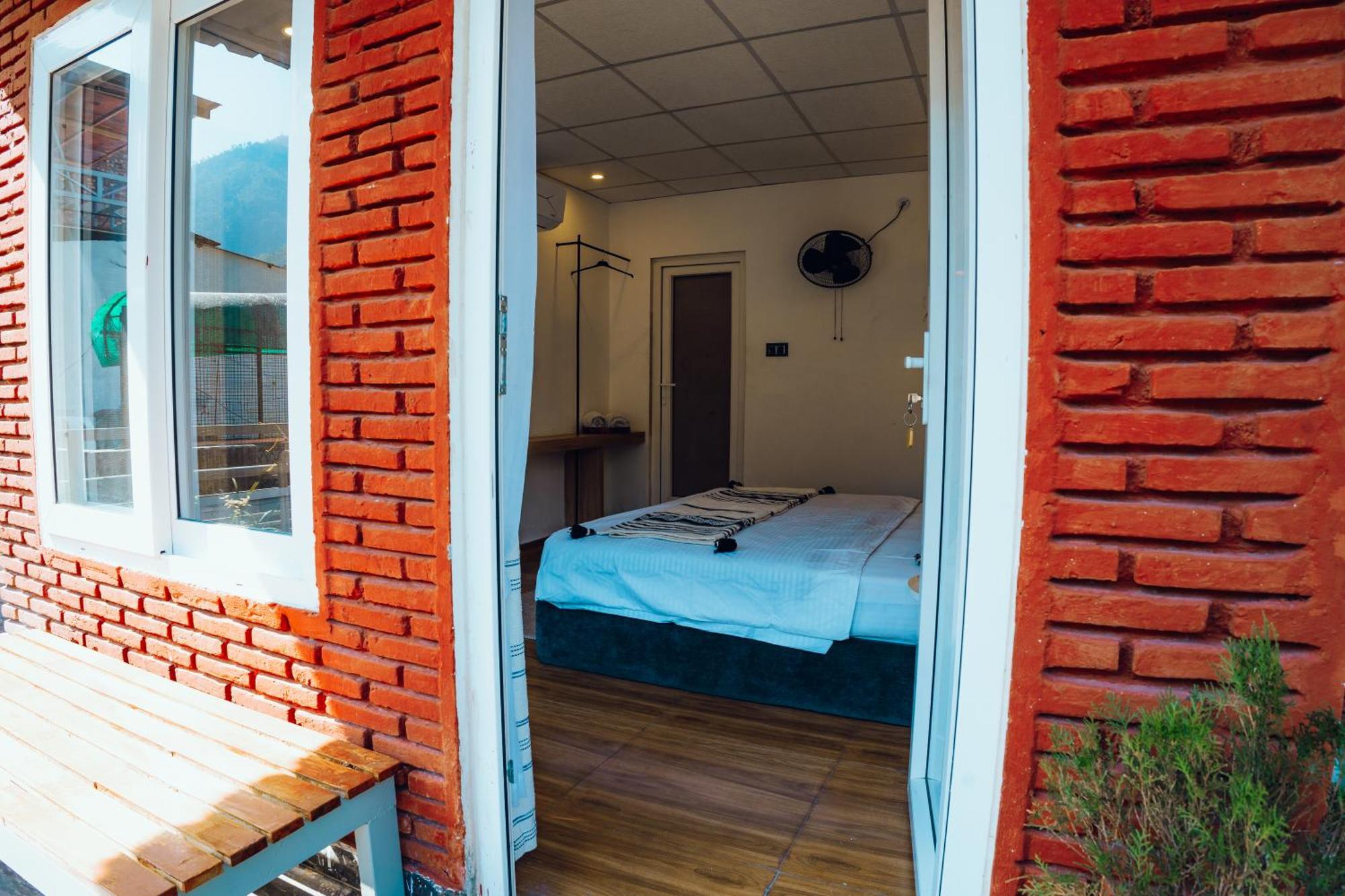 רישיקש Art Bliss Hostel מראה חיצוני תמונה