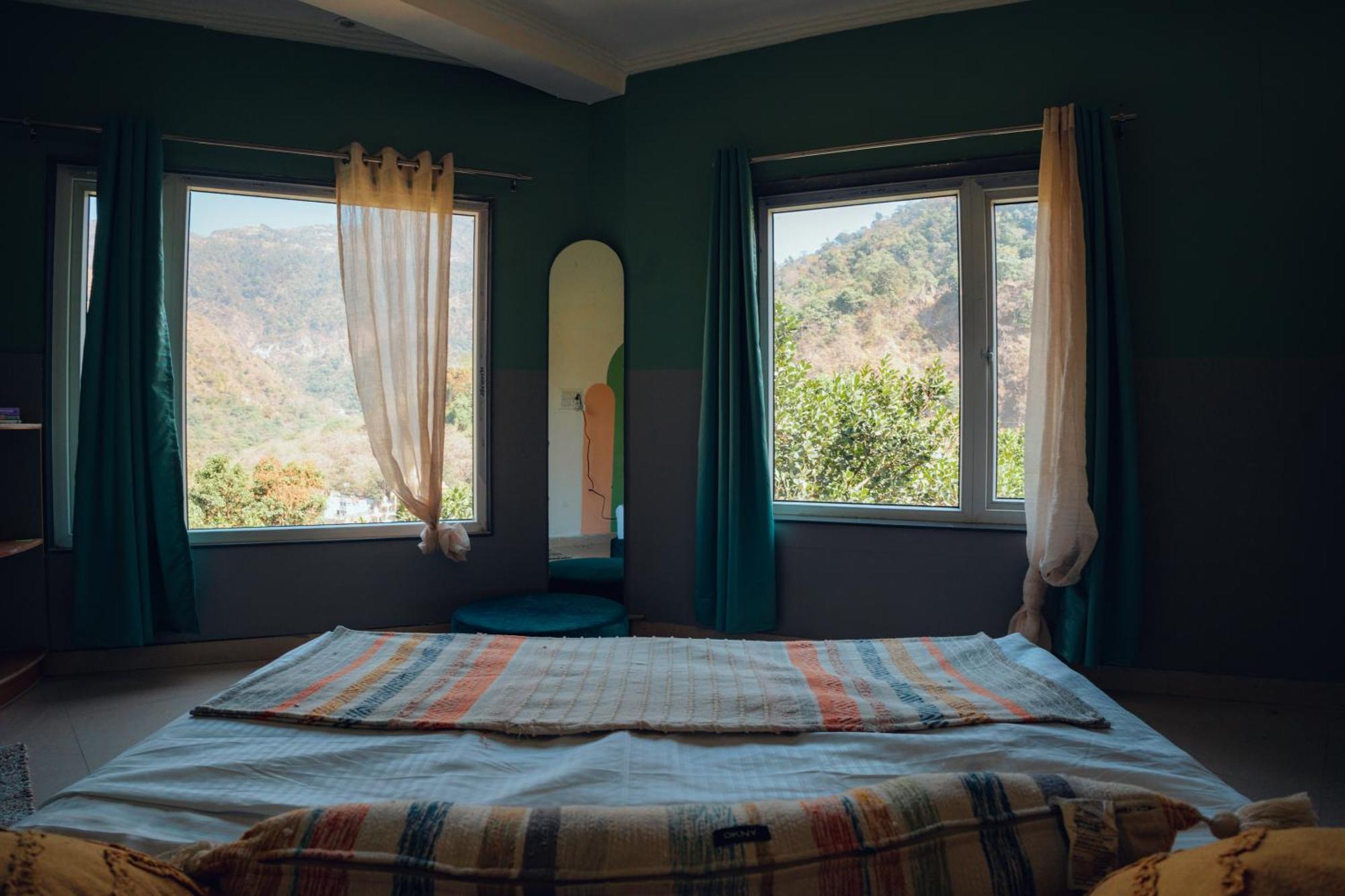 רישיקש Art Bliss Hostel מראה חיצוני תמונה